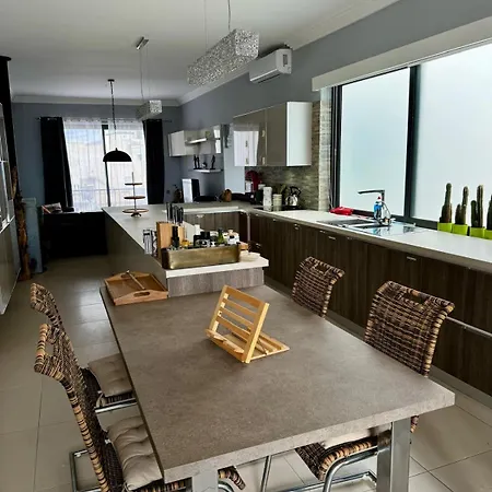 Serendipity By Spinola Apartment